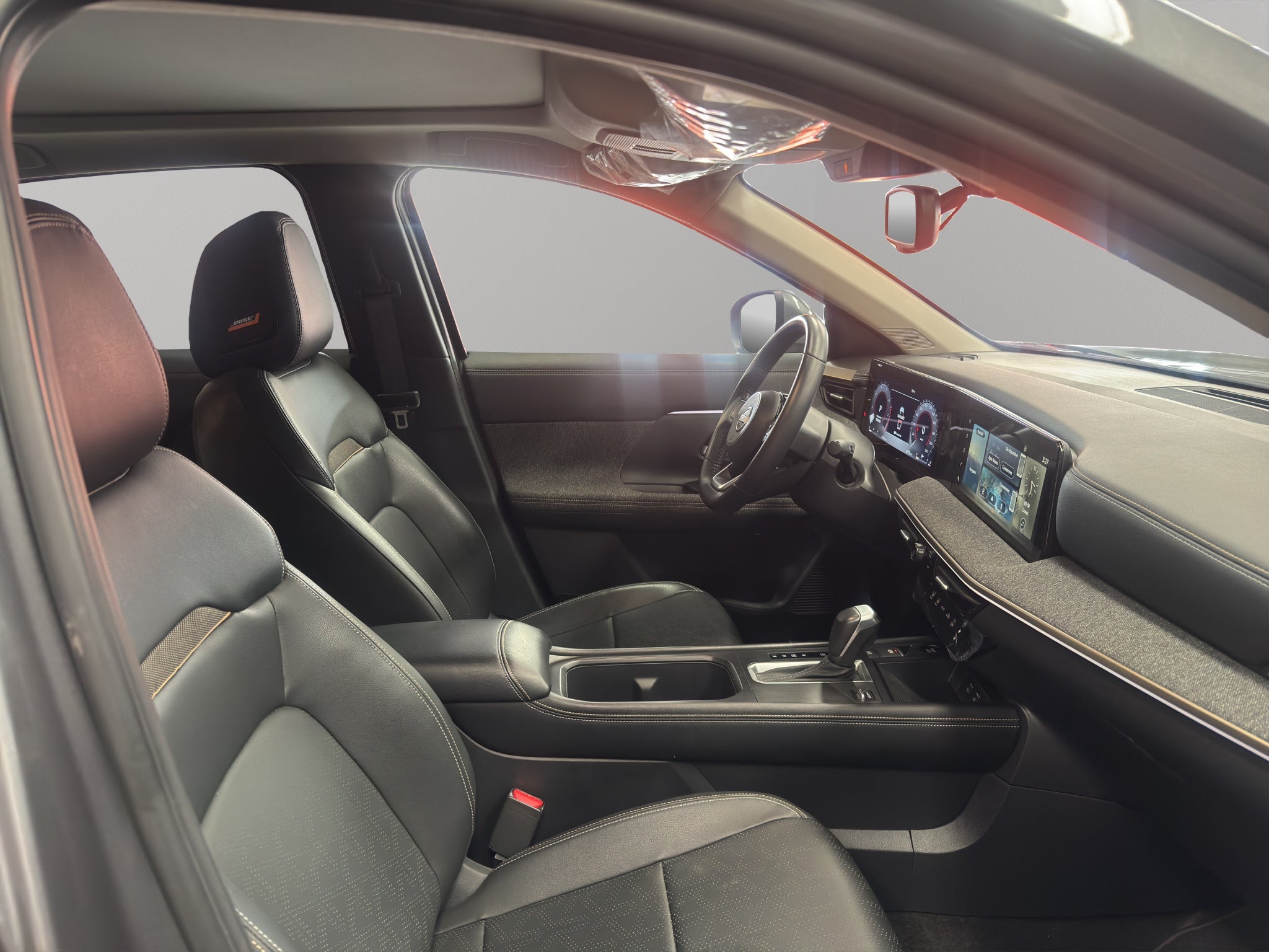 2025 Nissan Kicks VUD 5 pts. Platinum, 2.0l, TA, TP, s. Bose, pantalla touch 12