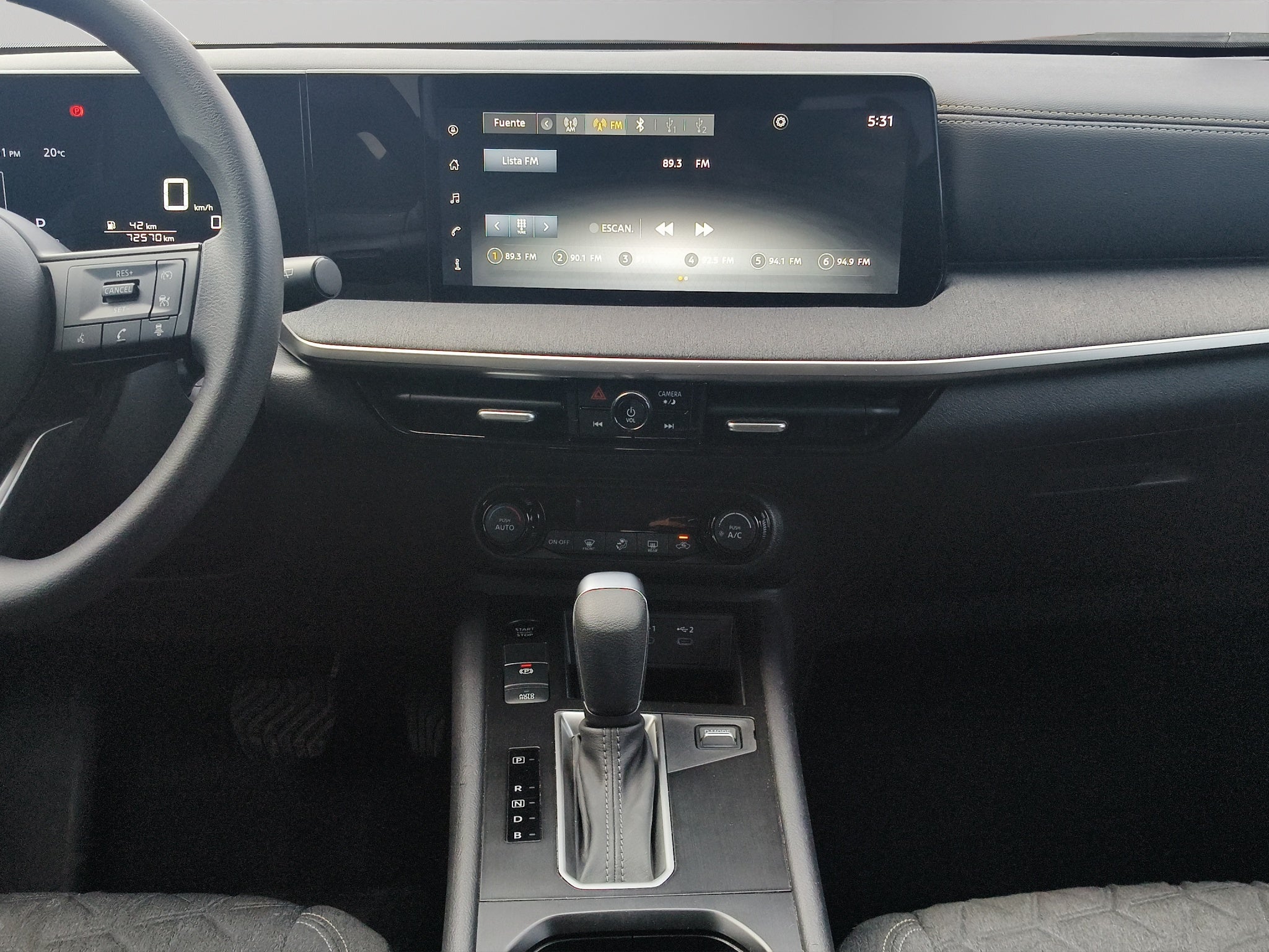 2025 Nissan Kicks VUD 5 pts. Advance, 2.0l, TA, RA-17 (línea nueva)