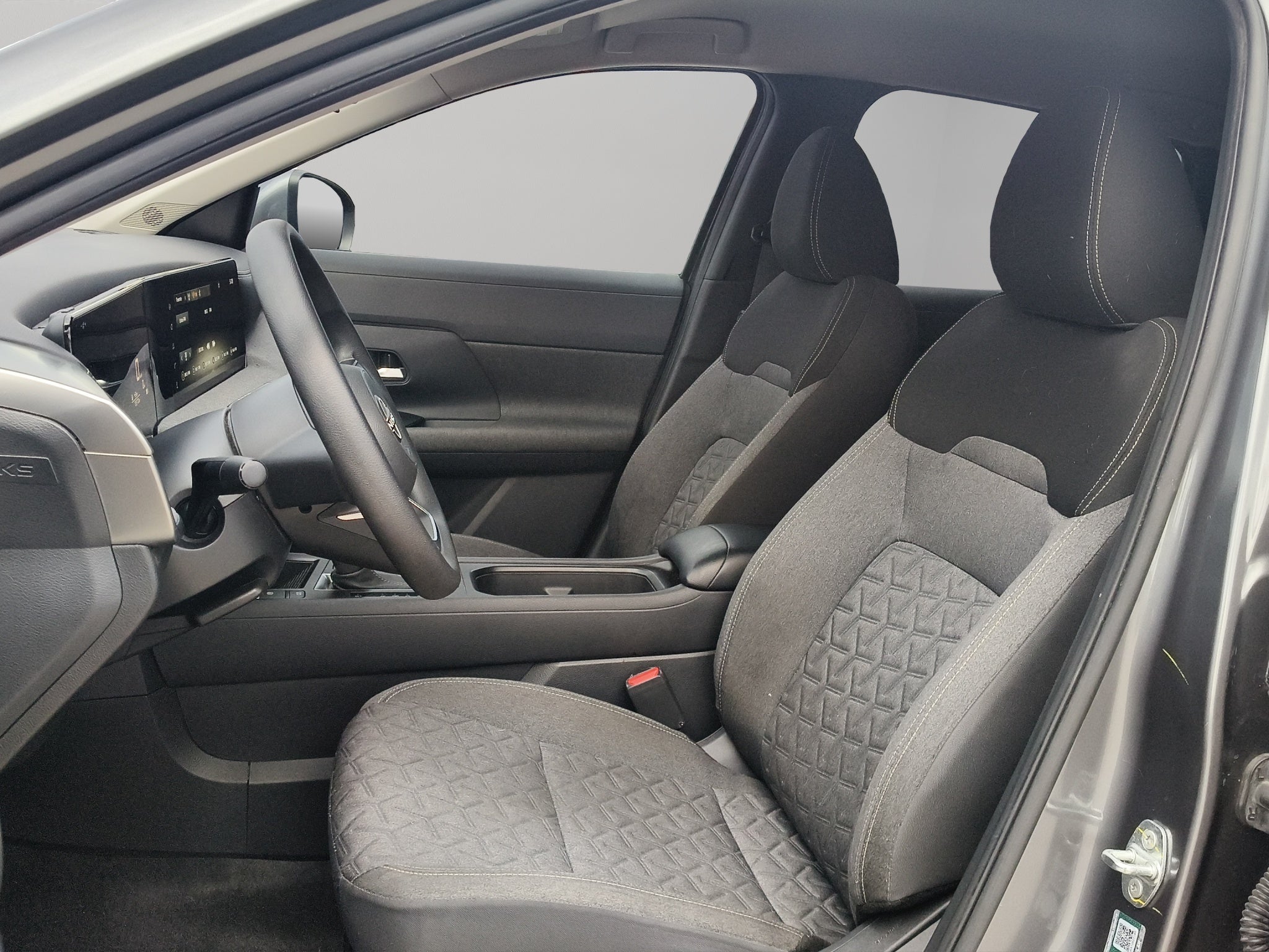 2025 Nissan Kicks VUD 5 pts. Advance, 2.0l, TA, RA-17 (línea nueva)