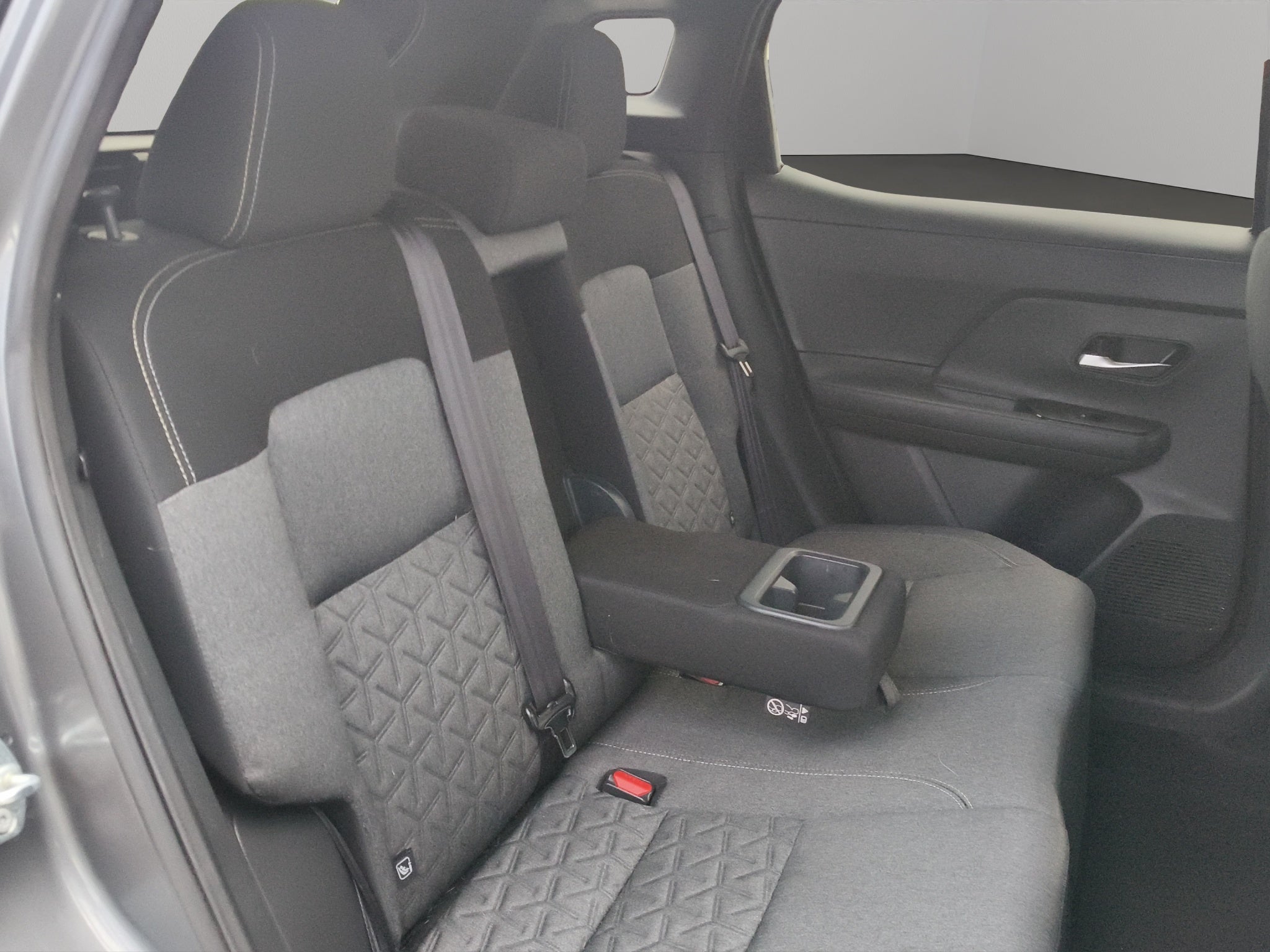 2025 Nissan Kicks VUD 5 pts. Advance, 2.0l, TA, RA-17 (línea nueva)