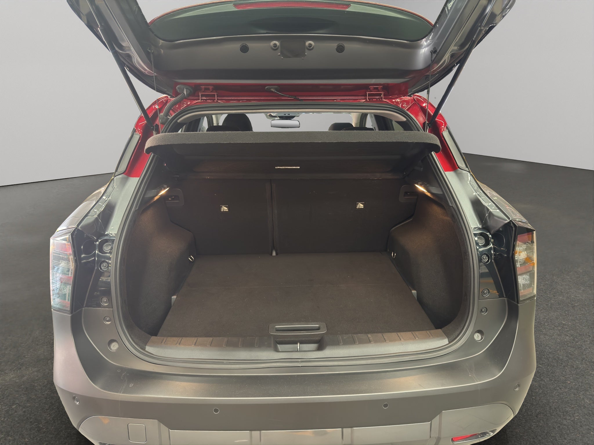 2025 Nissan Kicks VUD 5 pts. Platinum, 2.0l, TA, TP, s. Bose, pantalla touch 12