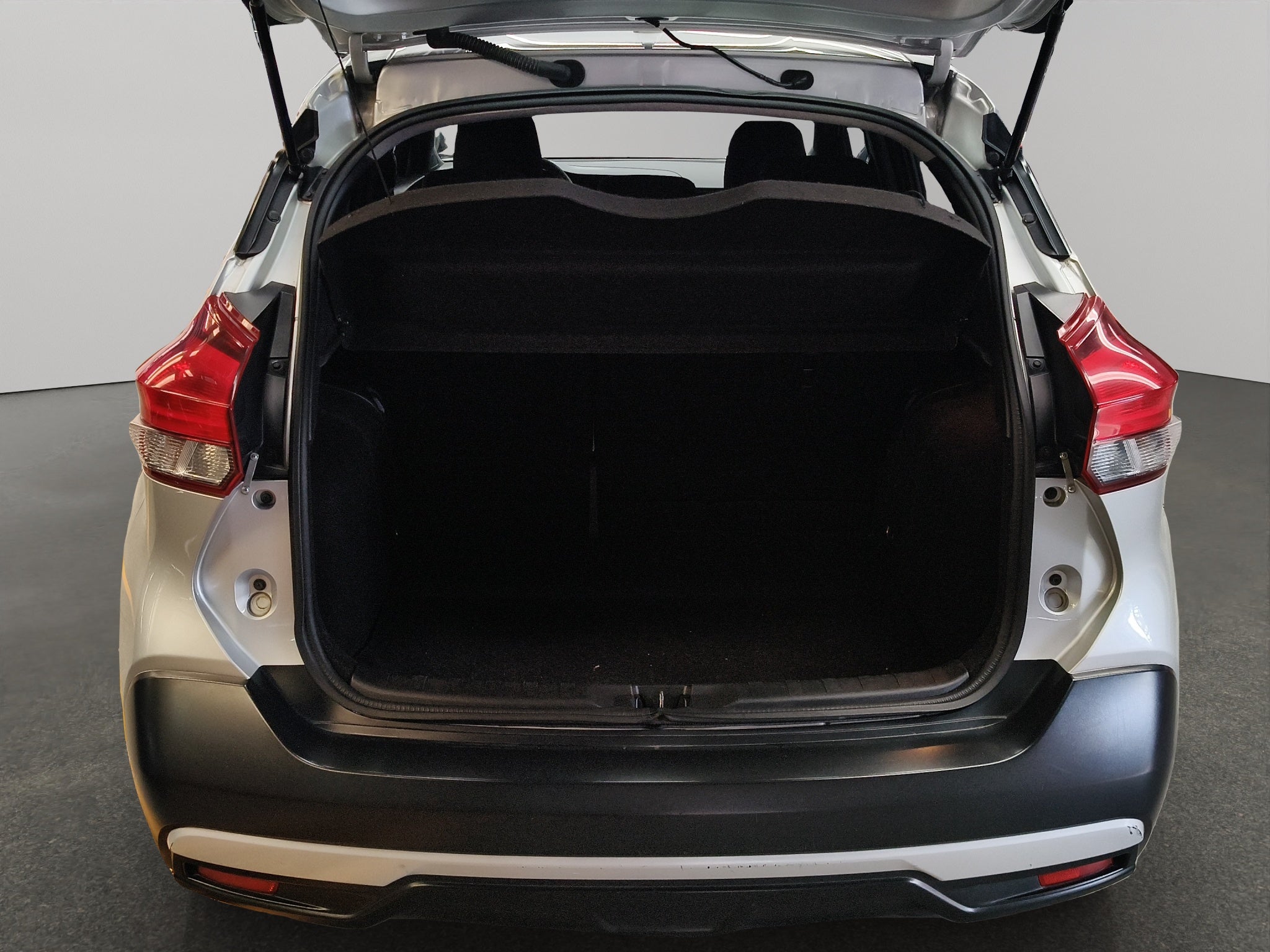 2018 Nissan Kicks VUD 5 pts. Sense, 1.6l, TM5, a/ac., VE, RA-16