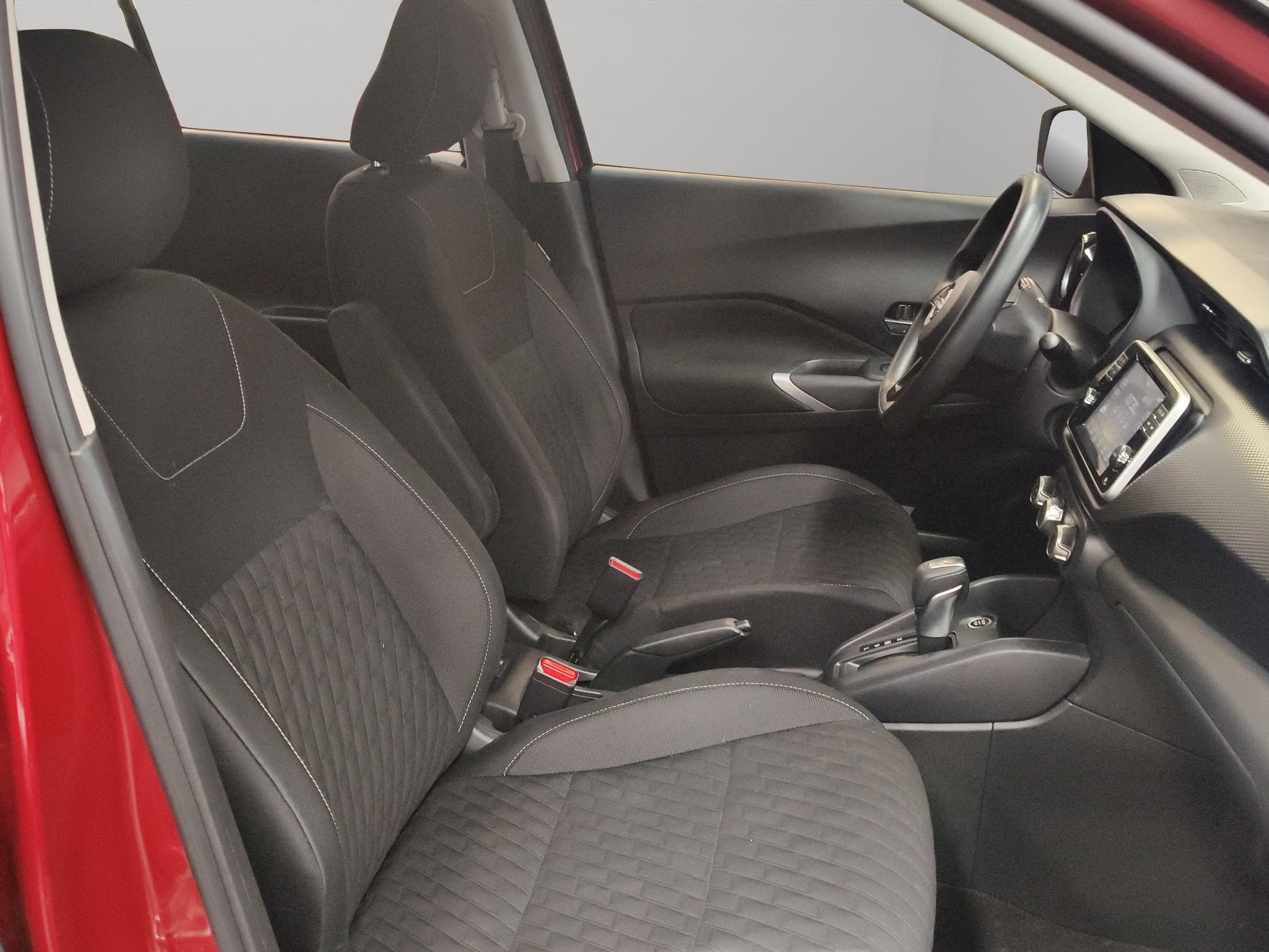 2024 Nissan Kicks VUD 5 pts. Advance, 1.6l, CVT, a/ac., VE, RA-16 (línea anterior)