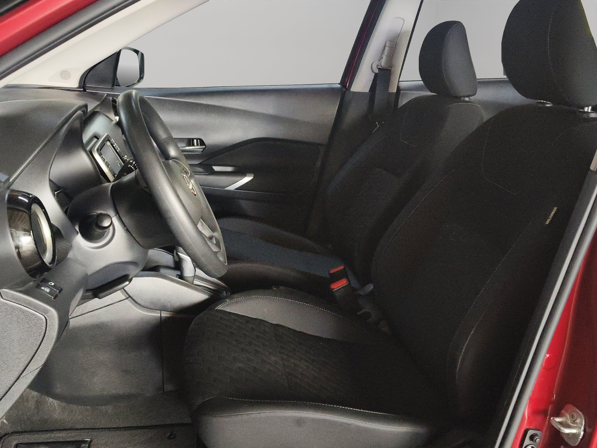 2024 Nissan Kicks VUD 5 pts. Advance, 1.6l, CVT, a/ac., VE, RA-16 (línea anterior)