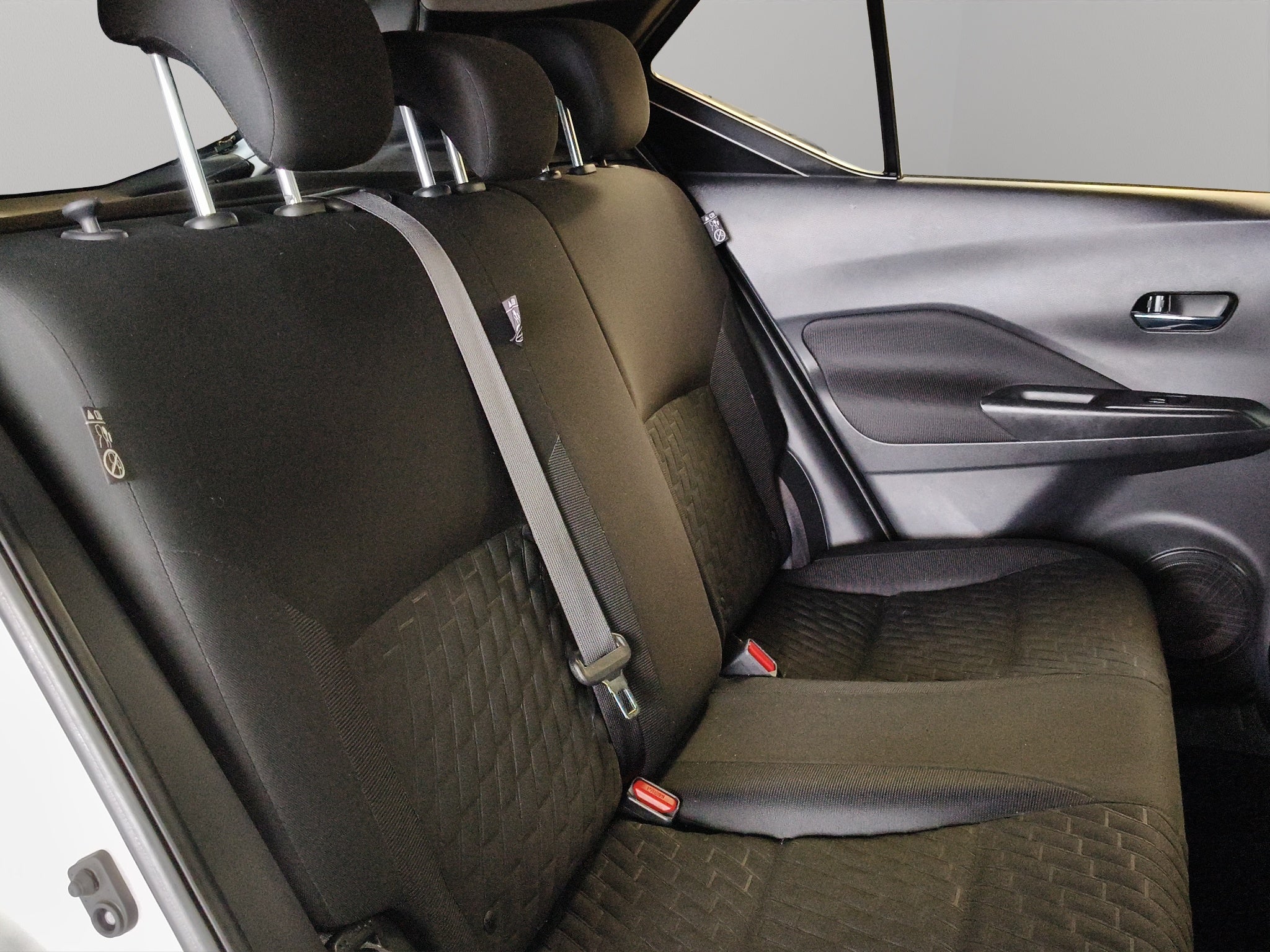 2021 Nissan Kicks VUD 5 pts. Advance, 1.6l, TM5, a/ac., VE, RA-16 (cambio de línea)