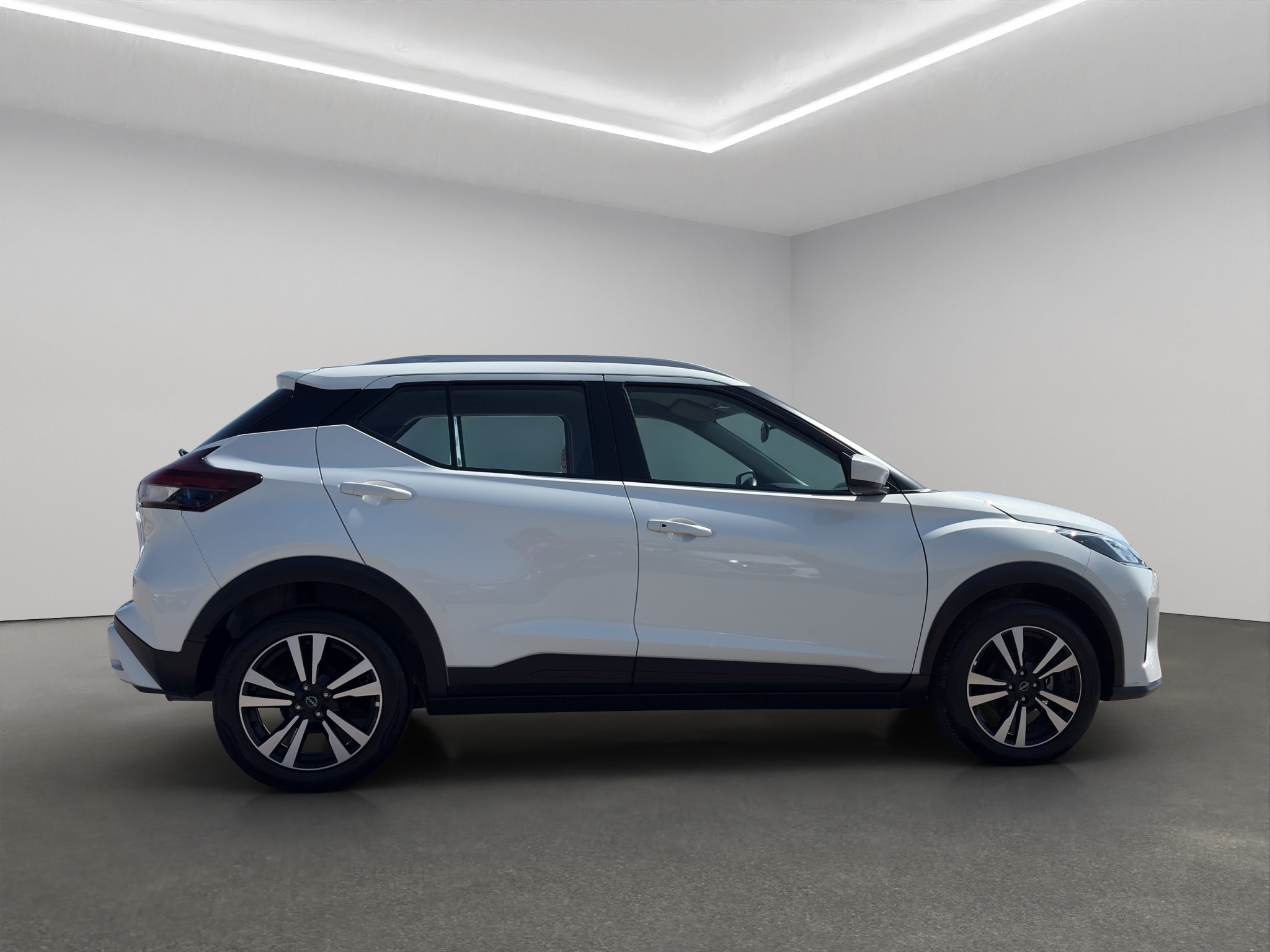 2024 Nissan Kicks VUD 5 pts. Advance, 1.6l, TM5, a/ac., VE, RA-16 (línea anterior)