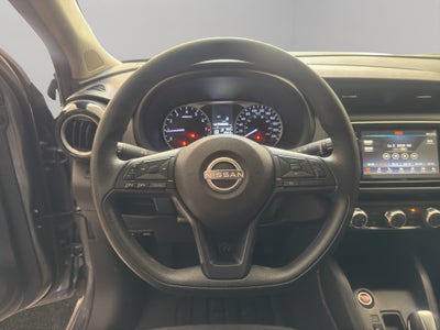2025 Nissan Kicks VUD 5pts. Play Advance, 1.6l, CVT, RA-17 (línea nueva)