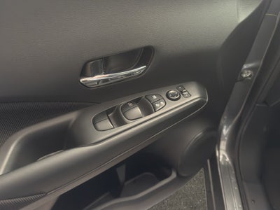 2025 Nissan Kicks VUD 5pts. Play Advance, 1.6l, CVT, RA-17 (línea nueva)