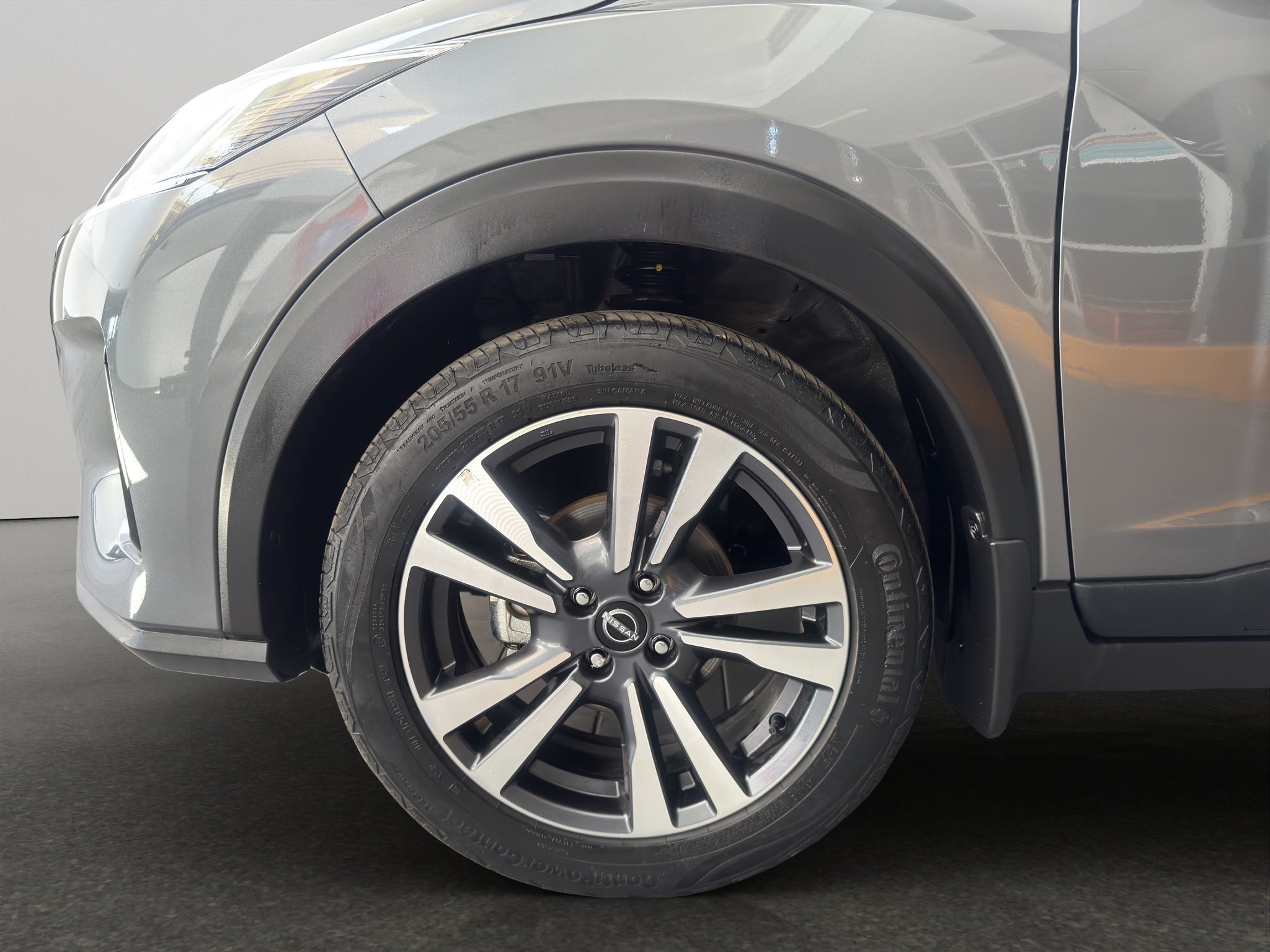 2025 Nissan Kicks VUD 5pts. Play Advance, 1.6l, CVT, RA-17 (línea nueva)
