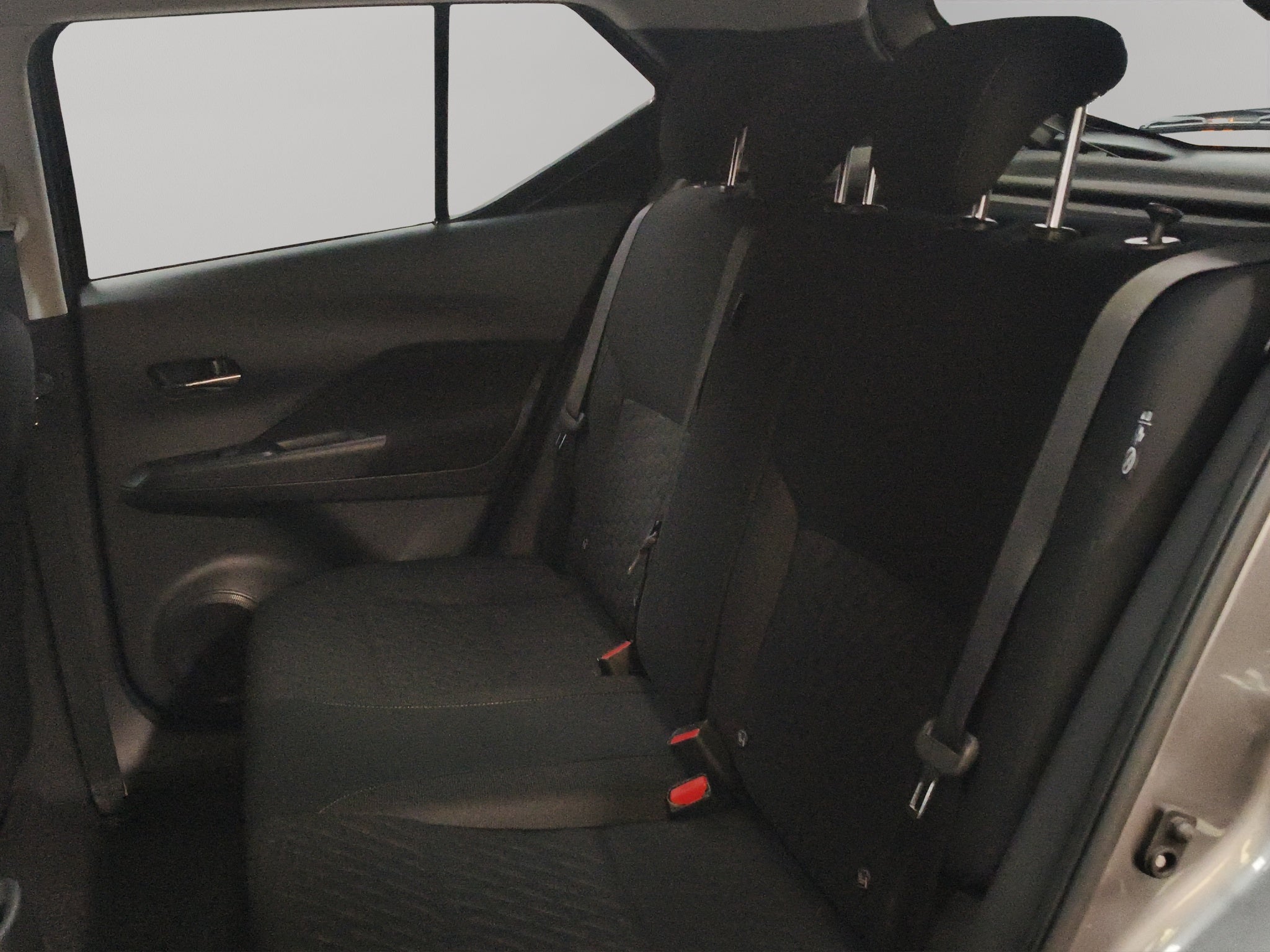 2024 Nissan Kicks VUD 5 pts. Advance, 1.6l, CVT, a/ac., VE, RA-16 (línea anterior)
