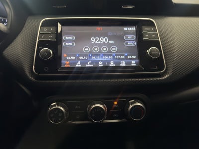 2024 Nissan Kicks VUD 5 pts. Advance, 1.6l, TM5, a/ac., VE, RA-16 (línea anterior)