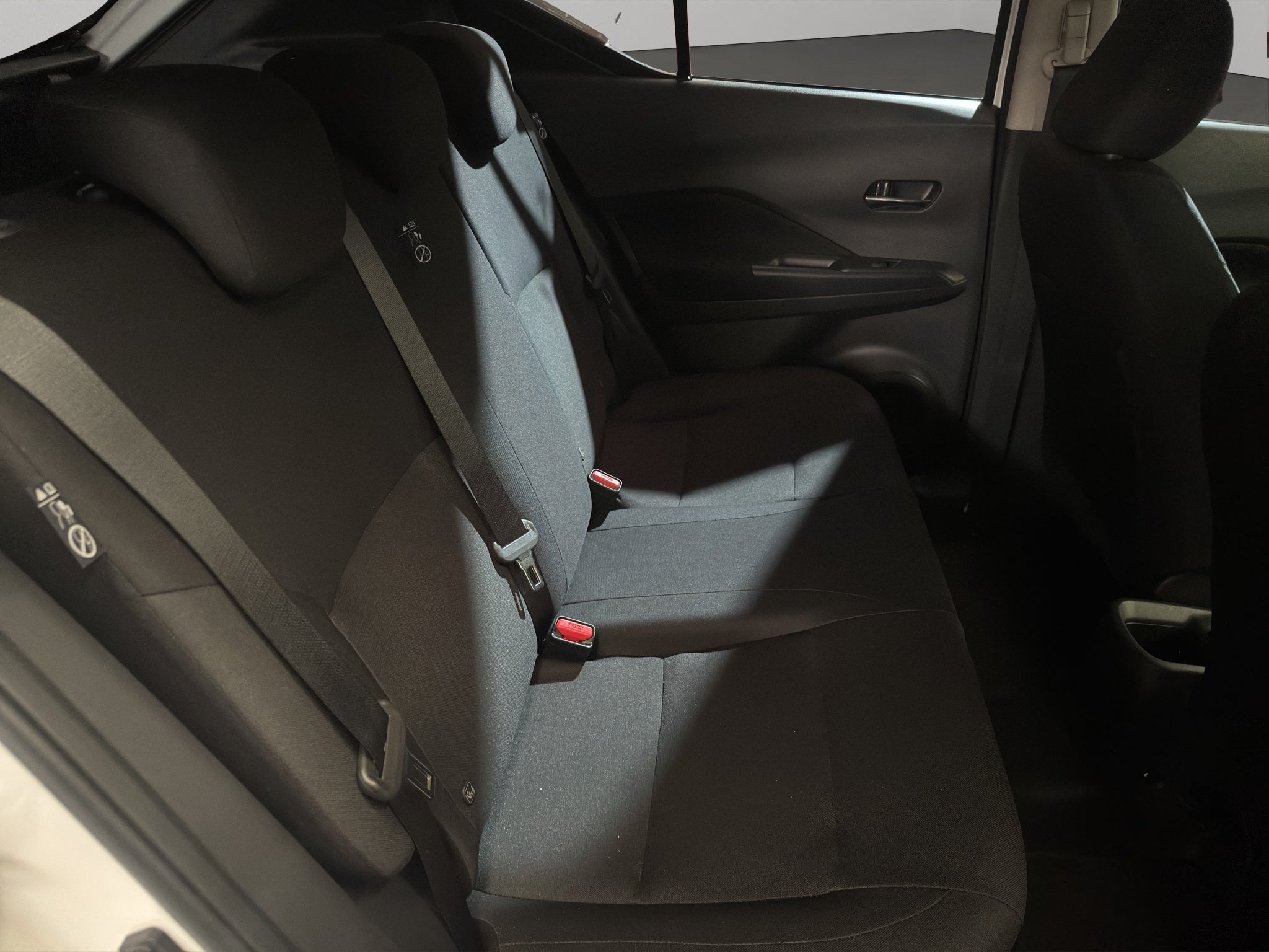 2024 Nissan Kicks VUD 5 pts. Advance, 1.6l, TM5, a/ac., VE, RA-16 (línea anterior)