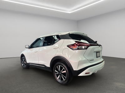 2024 Nissan Kicks VUD 5 pts. Advance, 1.6l, TM5, a/ac., VE, RA-16 (línea anterior)