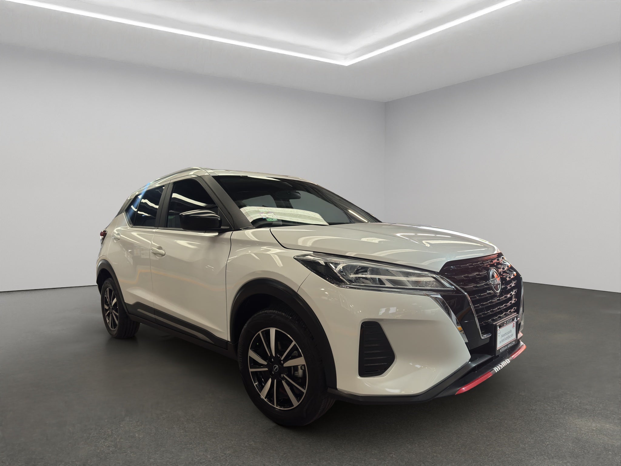 2024 Nissan Kicks VUD 5 pts. Advance, 1.6l, TM5, a/ac., VE, RA-16 (línea anterior)