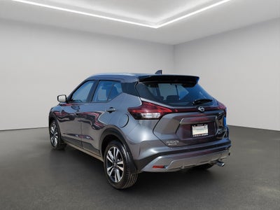 2025 Nissan Kicks VUD 5 pts. Play Advance, 1.6l, CVT, RA-17 (línea nueva)