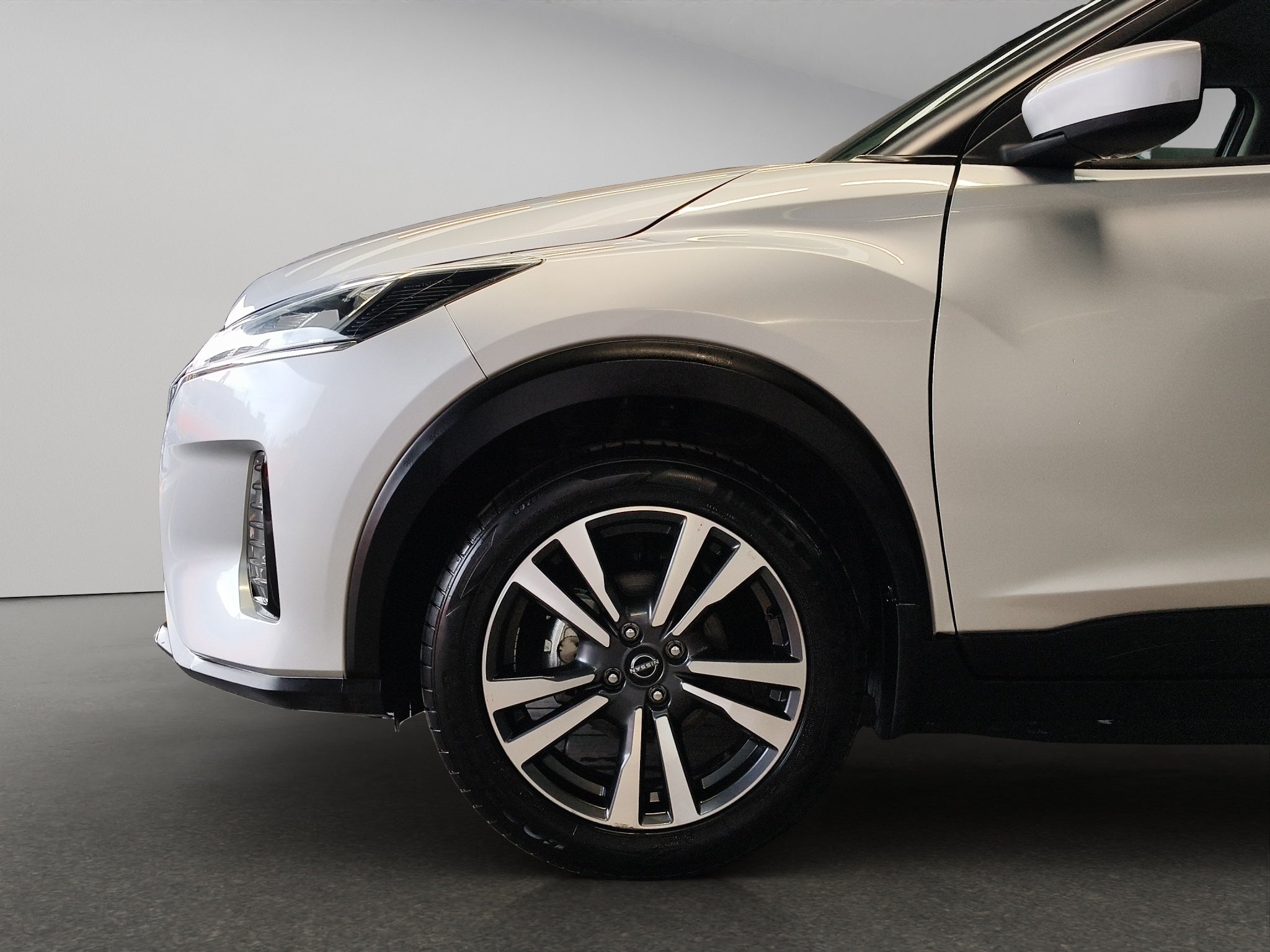 2025 Nissan Kicks VUD 5 pts. Play Advance, 1.6l, CVT, RA-17 (línea nueva)
