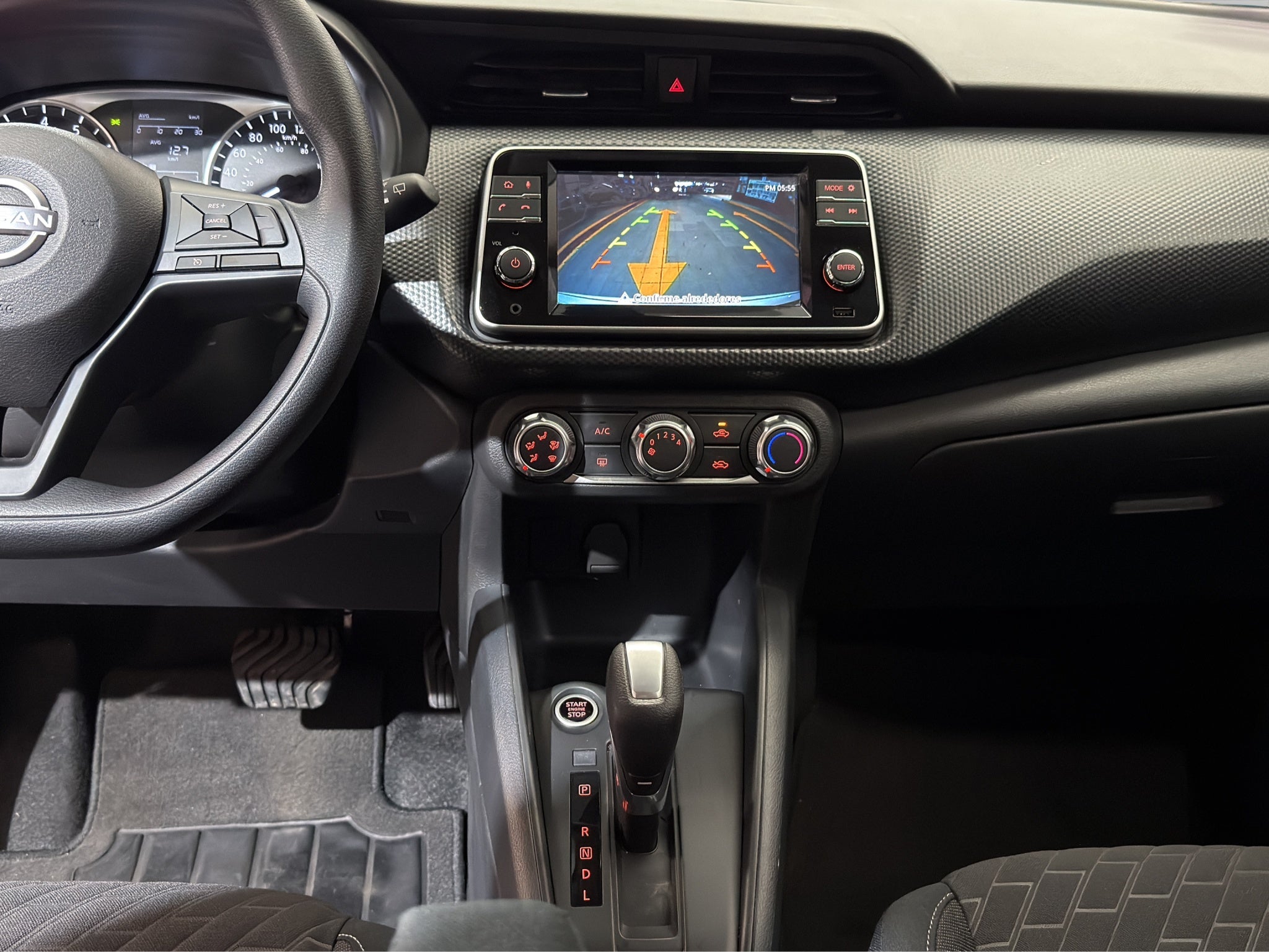 2025 Nissan Kicks VUD 5 pts. Play Advance, 1.6l, CVT, RA-17 (línea nueva)