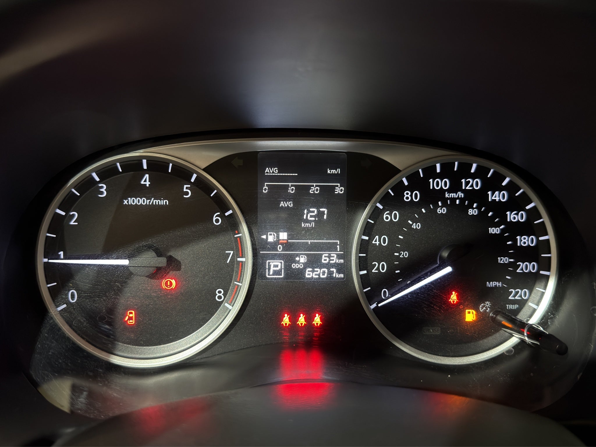 2025 Nissan Kicks VUD 5 pts. Play Advance, 1.6l, CVT, RA-17 (línea nueva)