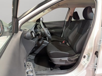 2025 Nissan Kicks VUD 5 pts. Play Advance, 1.6l, CVT, RA-17 (línea nueva)