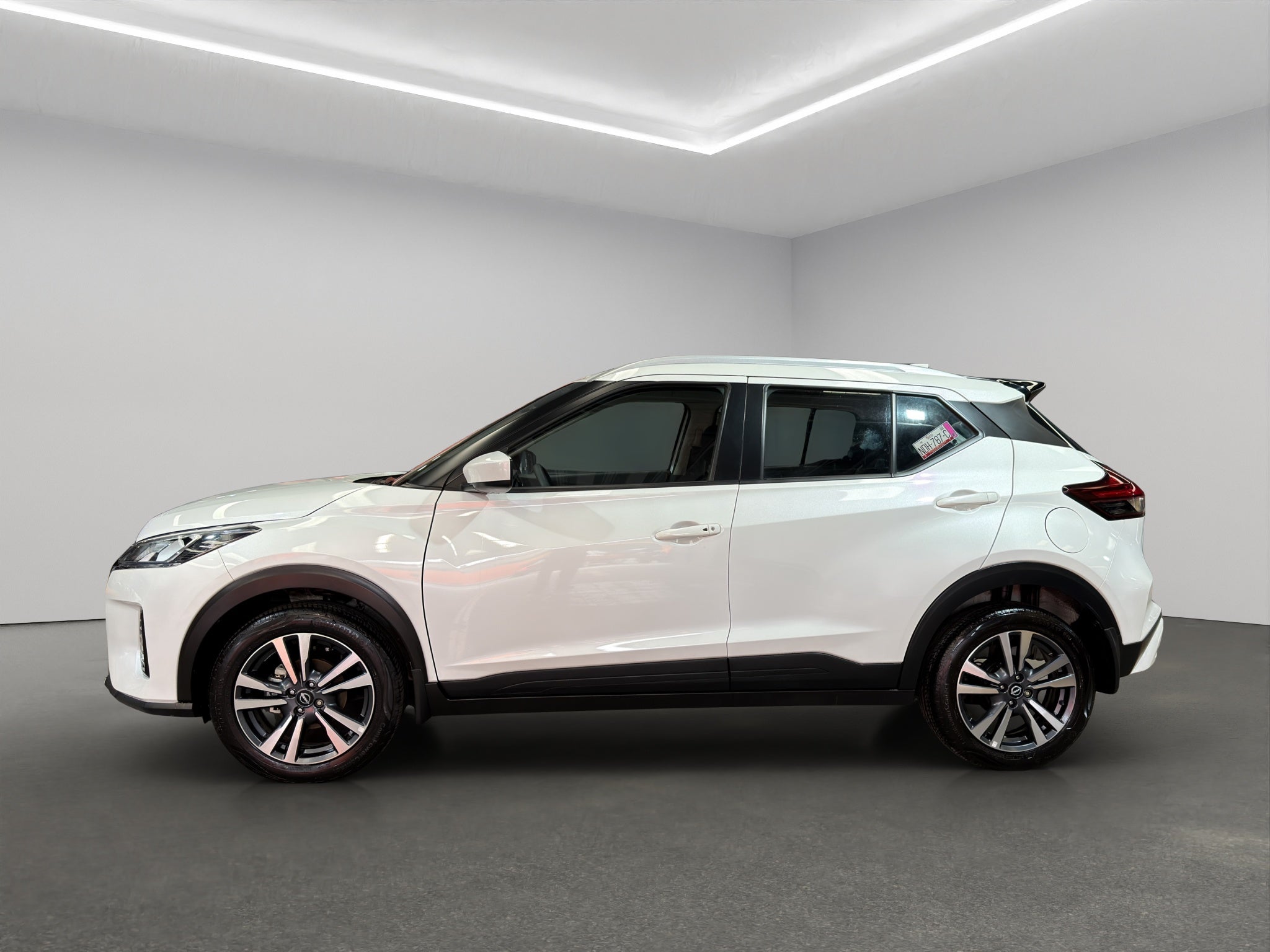 2025 Nissan Kicks VUD 5 pts. Play Advance, 1.6l, CVT, RA-17 (línea nueva)
