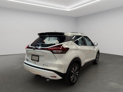 2025 Nissan Kicks VUD 5 pts. Play Advance, 1.6l, CVT, RA-17 (línea nueva)