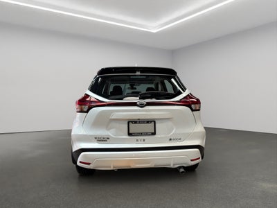 2025 Nissan Kicks VUD 5 pts. Play Advance, 1.6l, CVT, RA-17 (línea nueva)