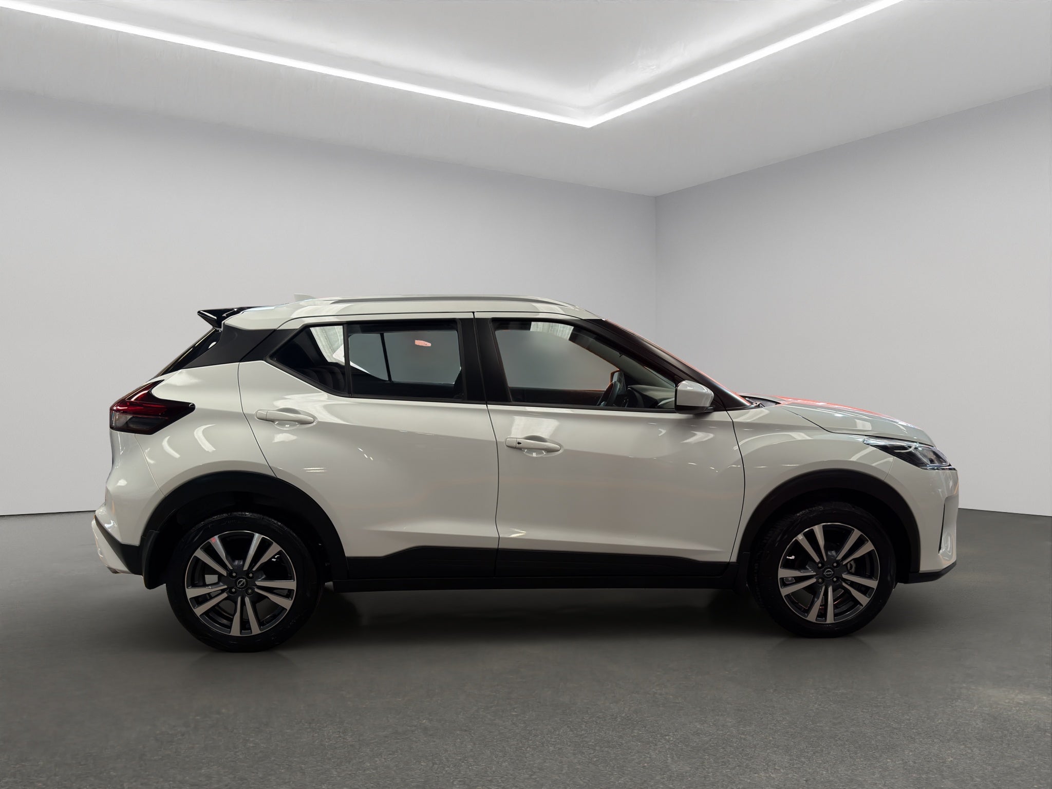 2025 Nissan Kicks VUD 5 pts. Play Advance, 1.6l, CVT, RA-17 (línea nueva)