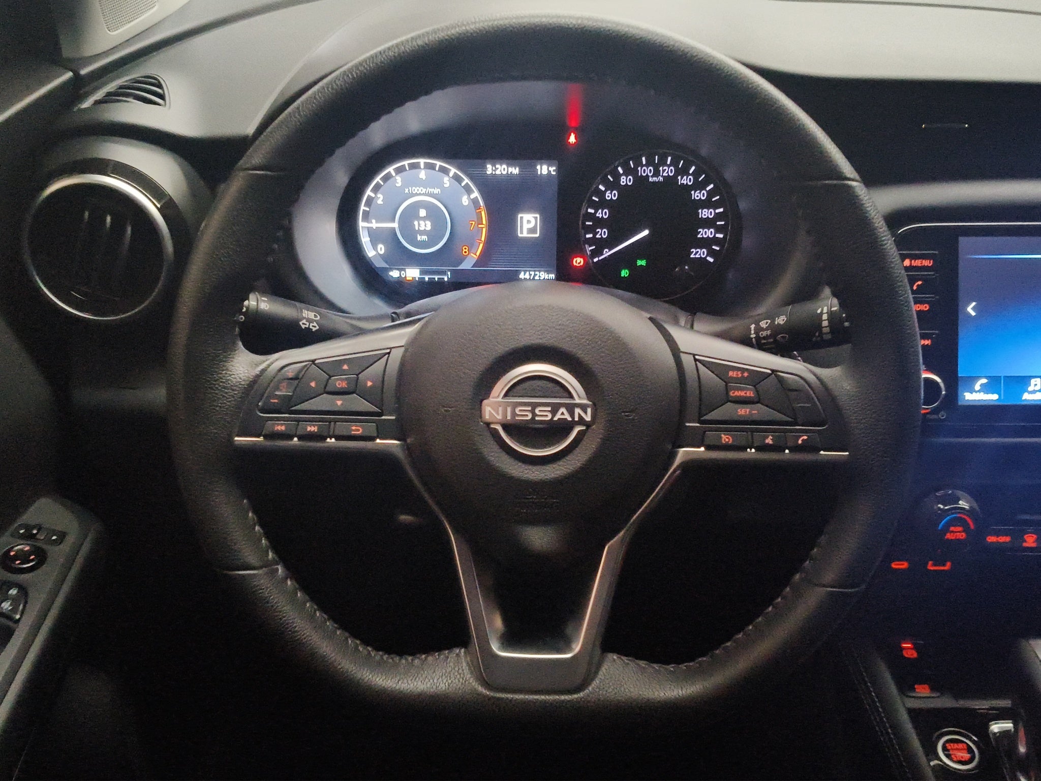2023 Nissan Kicks VUD 5 pts. Exclusive, 1.6l, TA, a/ac. Aut., piel, GPS, RA-17