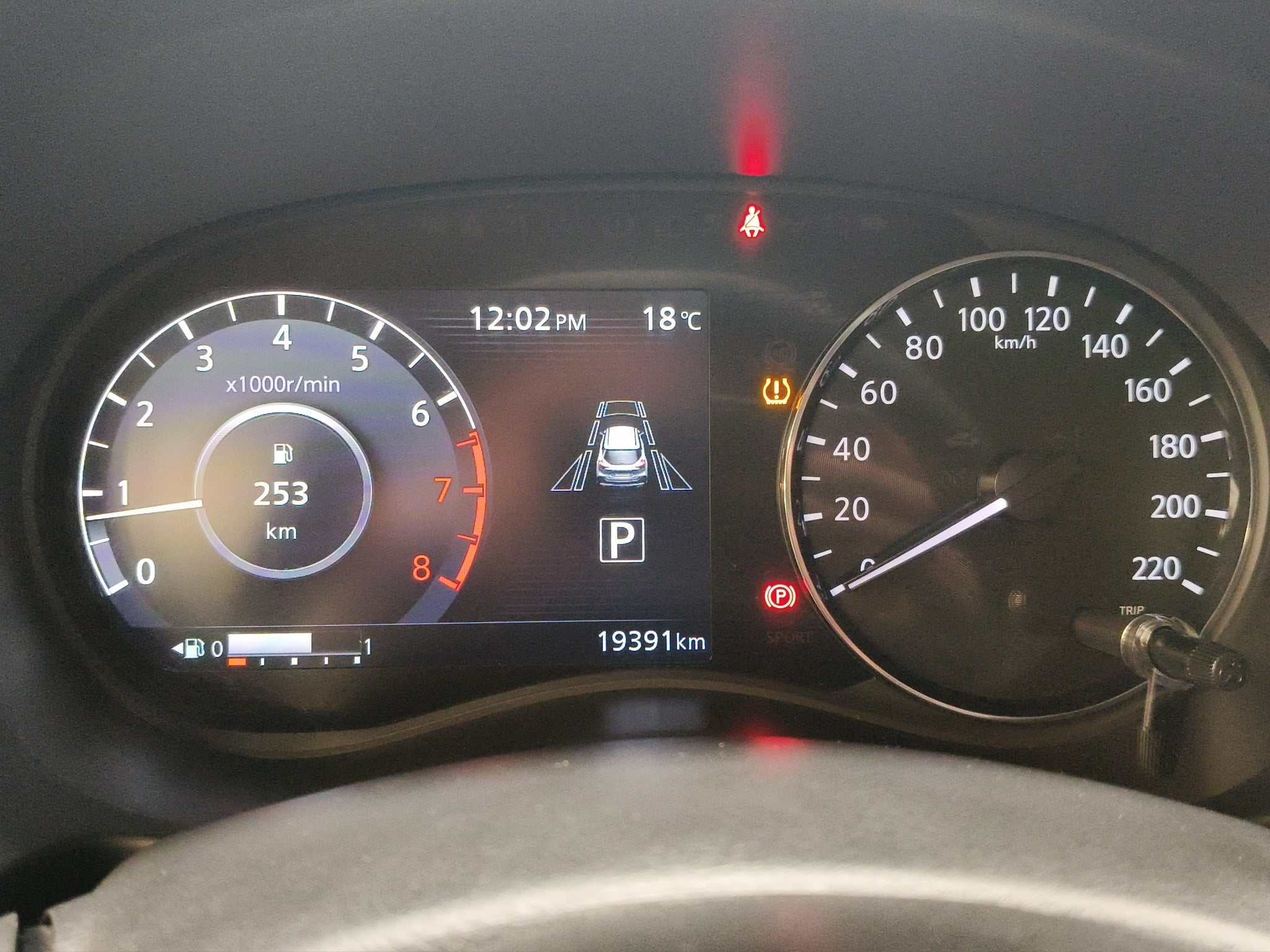 2023 Nissan Kicks VUD 5 pts. Platinum, 1.6l, TA, a/ac. Aut., piel, GPS, RA-18