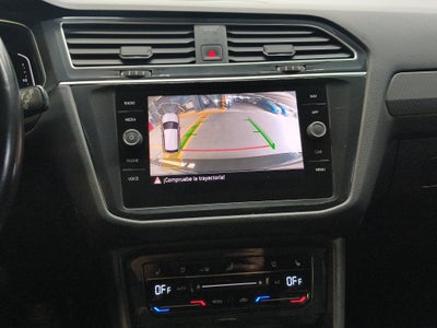 2024 Volkswagen Tiguan VUD 5 pts. R-Line, 1.4T, DSG, piel, QCP, f. led, RA-19 (línea anterior)
