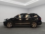 2024 Volkswagen Tiguan VUD 5 pts. R-Line, 1.4T, DSG, piel, QCP, f. led, RA-19 (línea anterior)