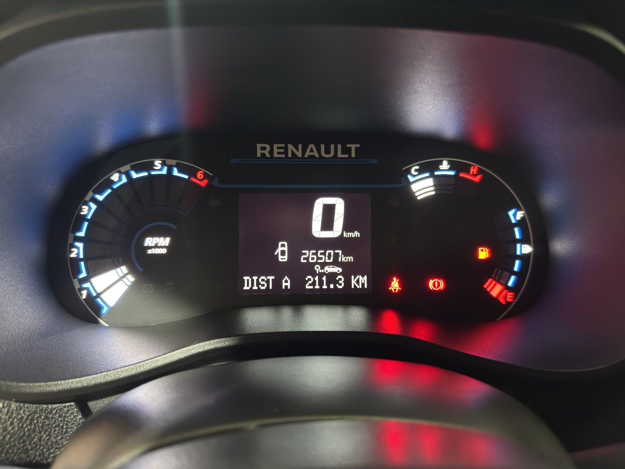 2025 Renault Kwid 5 pts. HB Intens, TM5, a/ac., R-14