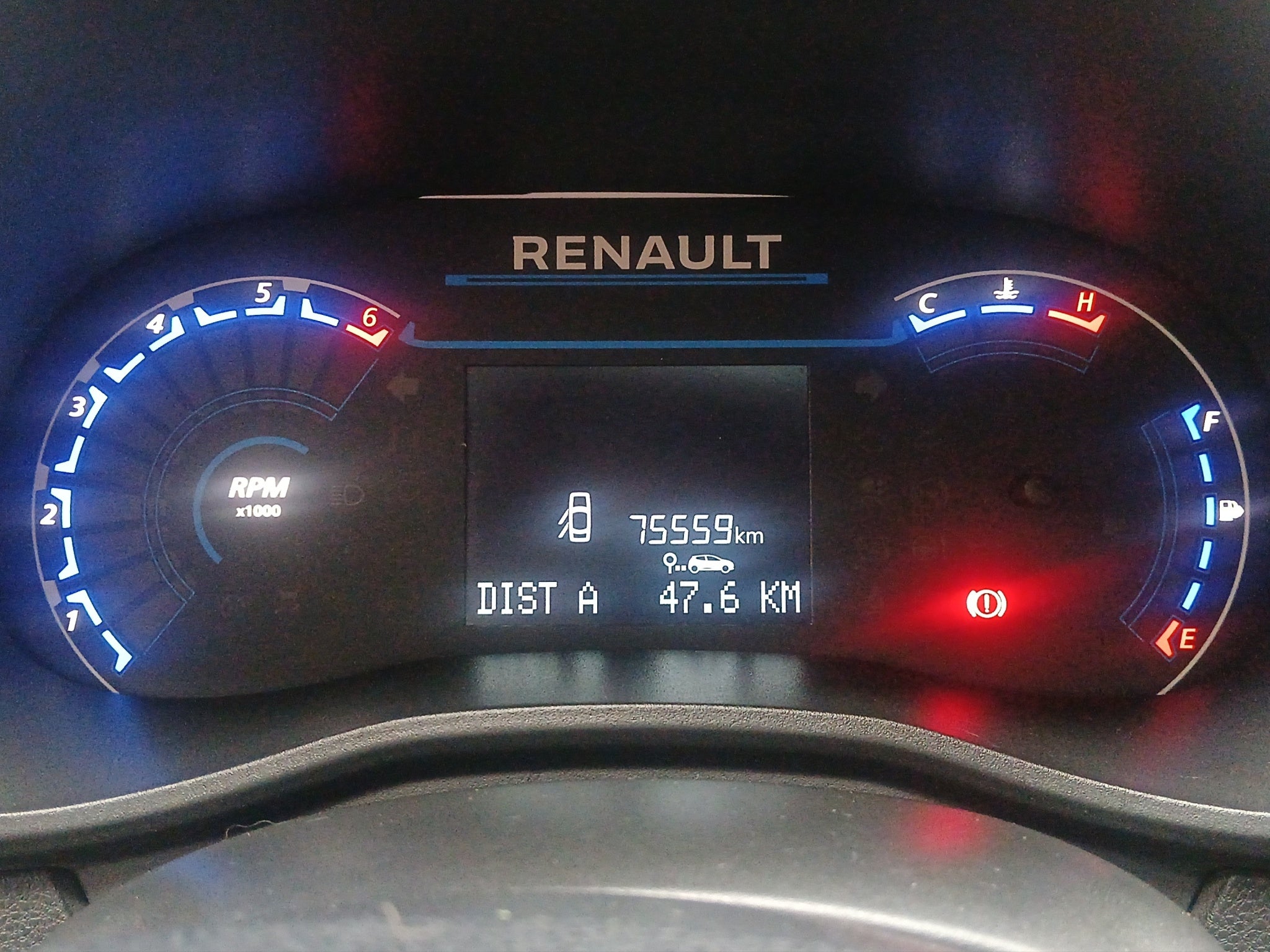 2023 Renault Kwid 5 pts. HB Bitono, TM5, a/ac., pantalla touch 8