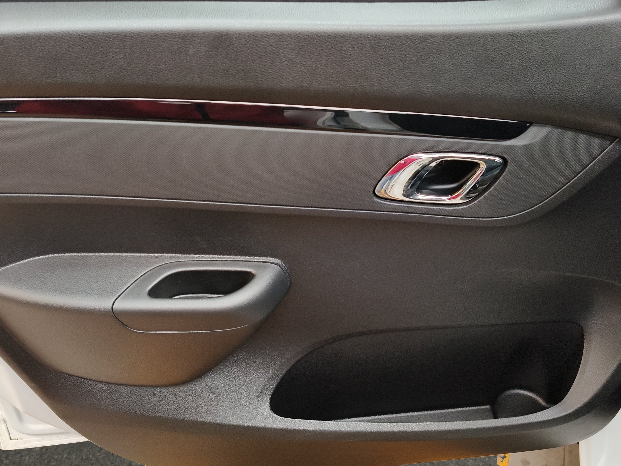 2025 Renault Kwid 5 pts. HB Bitono, TM5, a/ac., pantalla touch 8