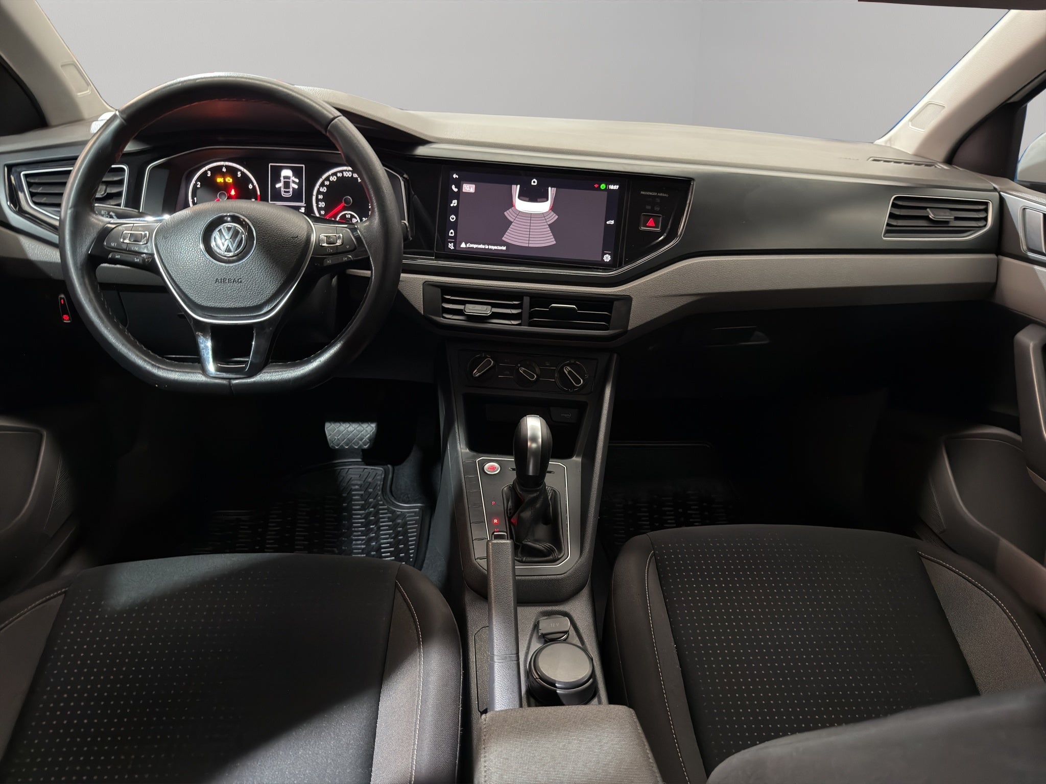 2022 Volkswagen Virtus 4 pts. Comfortline, 1.6l, TA, a/ac., f. niebla, RA-16 (cambio de línea)
