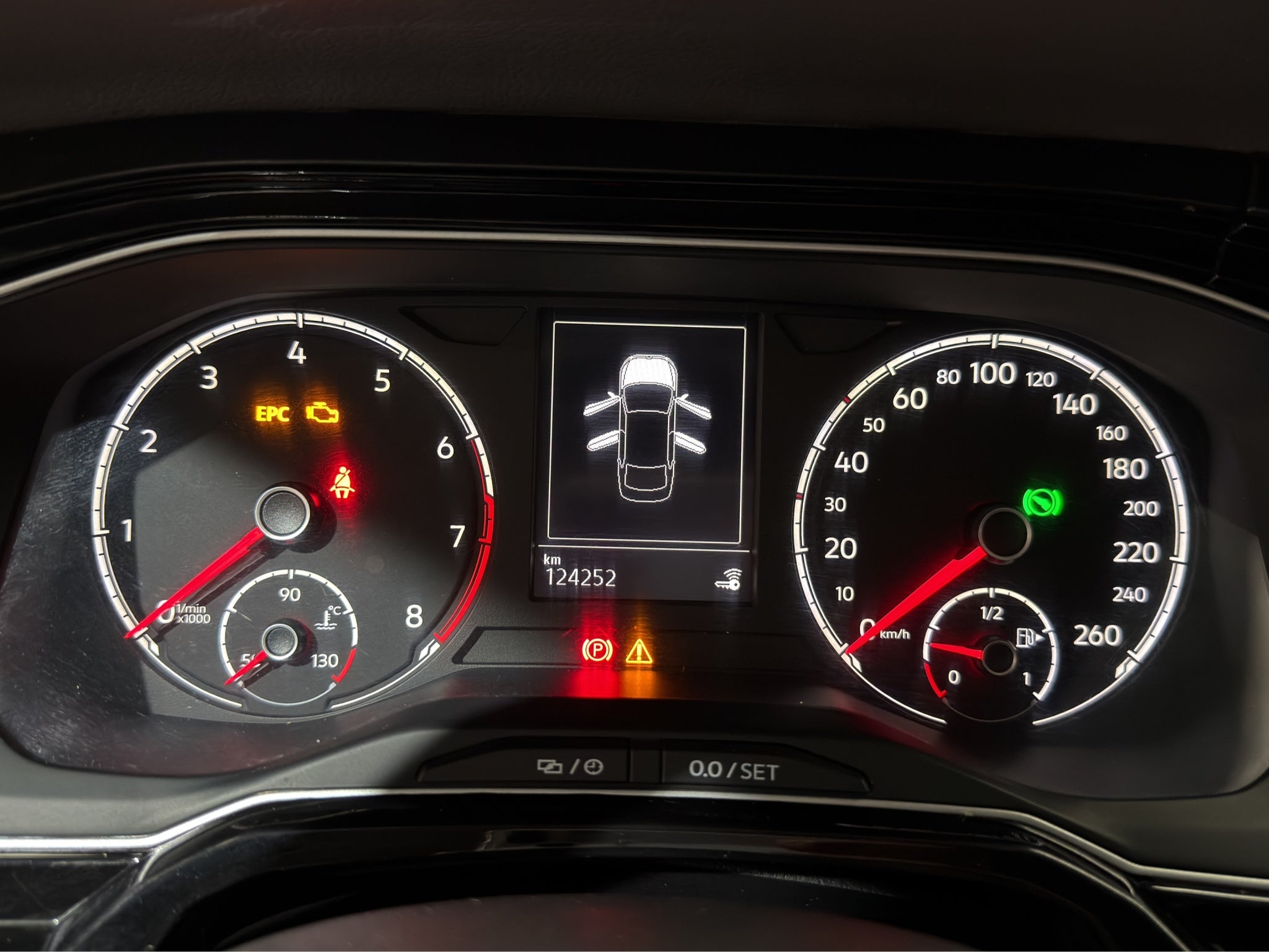 2022 Volkswagen Virtus 4 pts. Comfortline, 1.6l, TA, a/ac., f. niebla, RA-16 (cambio de línea)