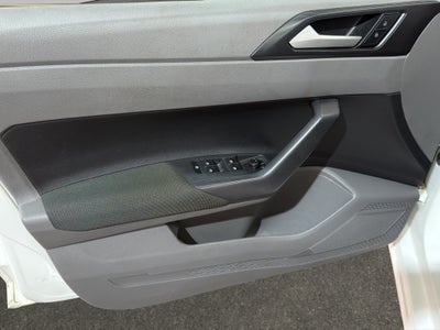 2022 Volkswagen Virtus 4 pts. Comfortline, 1.6l, TA, a/ac., f. niebla, RA-16 (cambio de línea)