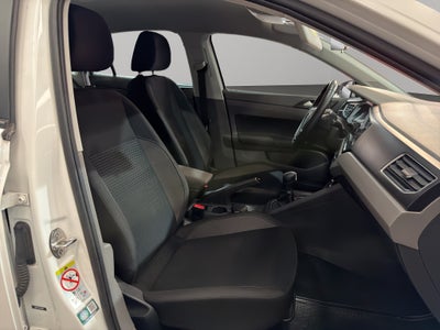 2022 Volkswagen Virtus 4 pts. Comfortline, 1.6l, TA, a/ac., f. niebla, RA-16 (cambio de línea)