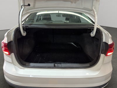 2022 Volkswagen Virtus 4 pts. Comfortline, 1.6l, TA, a/ac., f. niebla, RA-16 (cambio de línea)