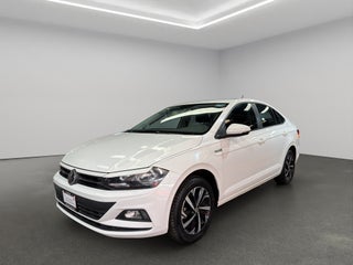 2022 Volkswagen Virtus 4 pts. Comfortline, 1.6l, TA, a/ac., f. niebla, RA-16 (cambio de línea)