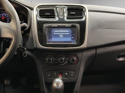 2019 Renault Logan 4 pts. Intens, TM5, VE, GPS, f. niebla, RA-15 (línea anterior)