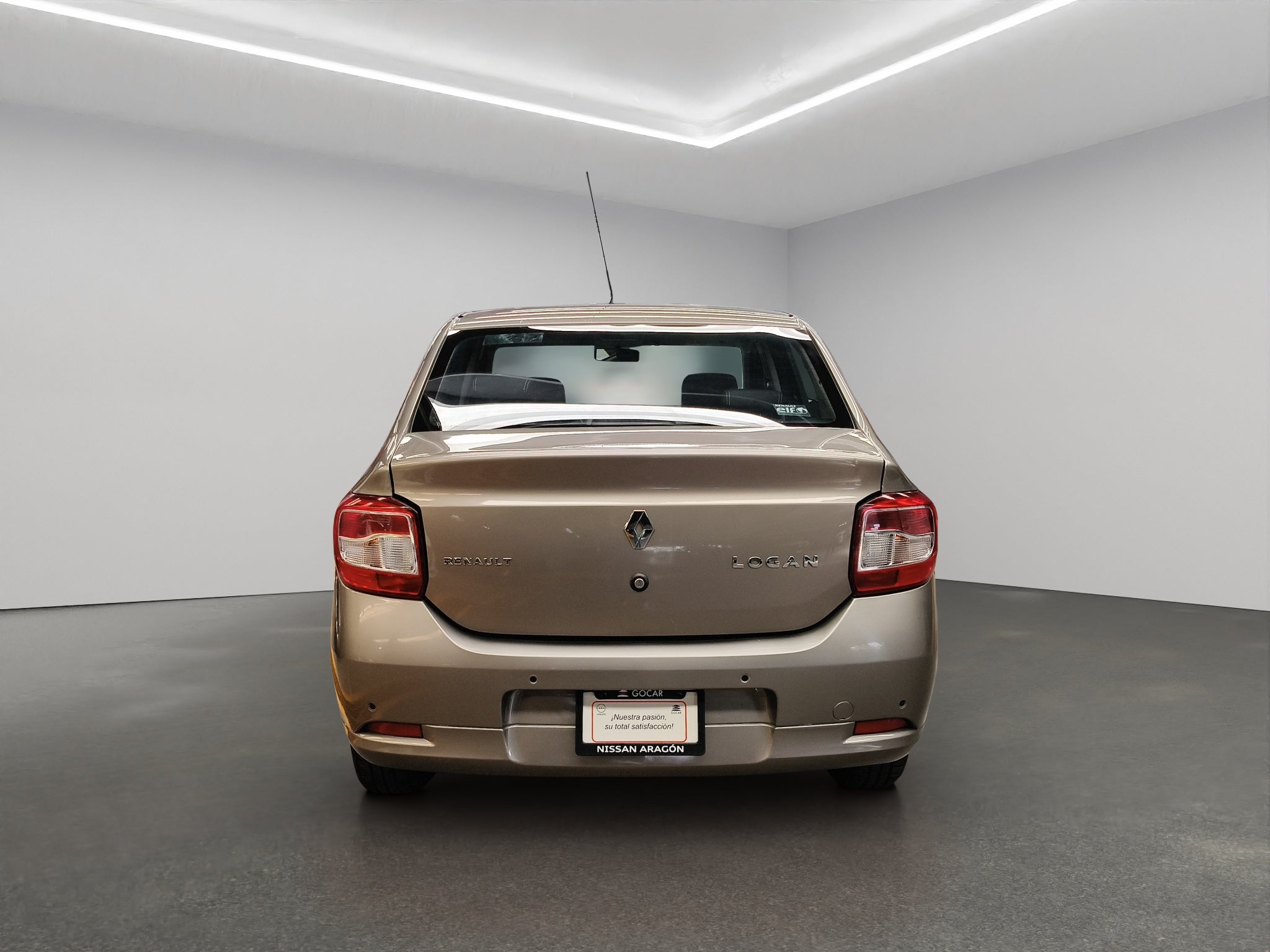 2019 Renault Logan 4 pts. Intens, TM5, VE, GPS, f. niebla, RA-15 (línea anterior)