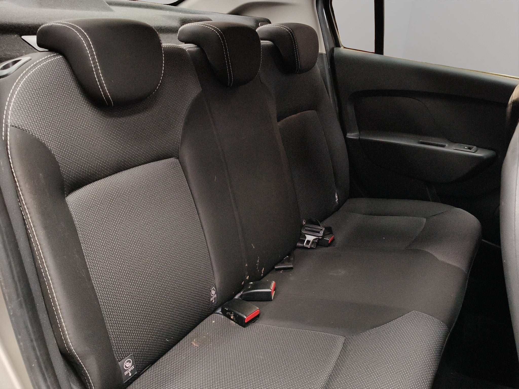 2019 Renault Logan 4 pts. Intens, TM5, VE, GPS, f. niebla, RA-15 (línea anterior)