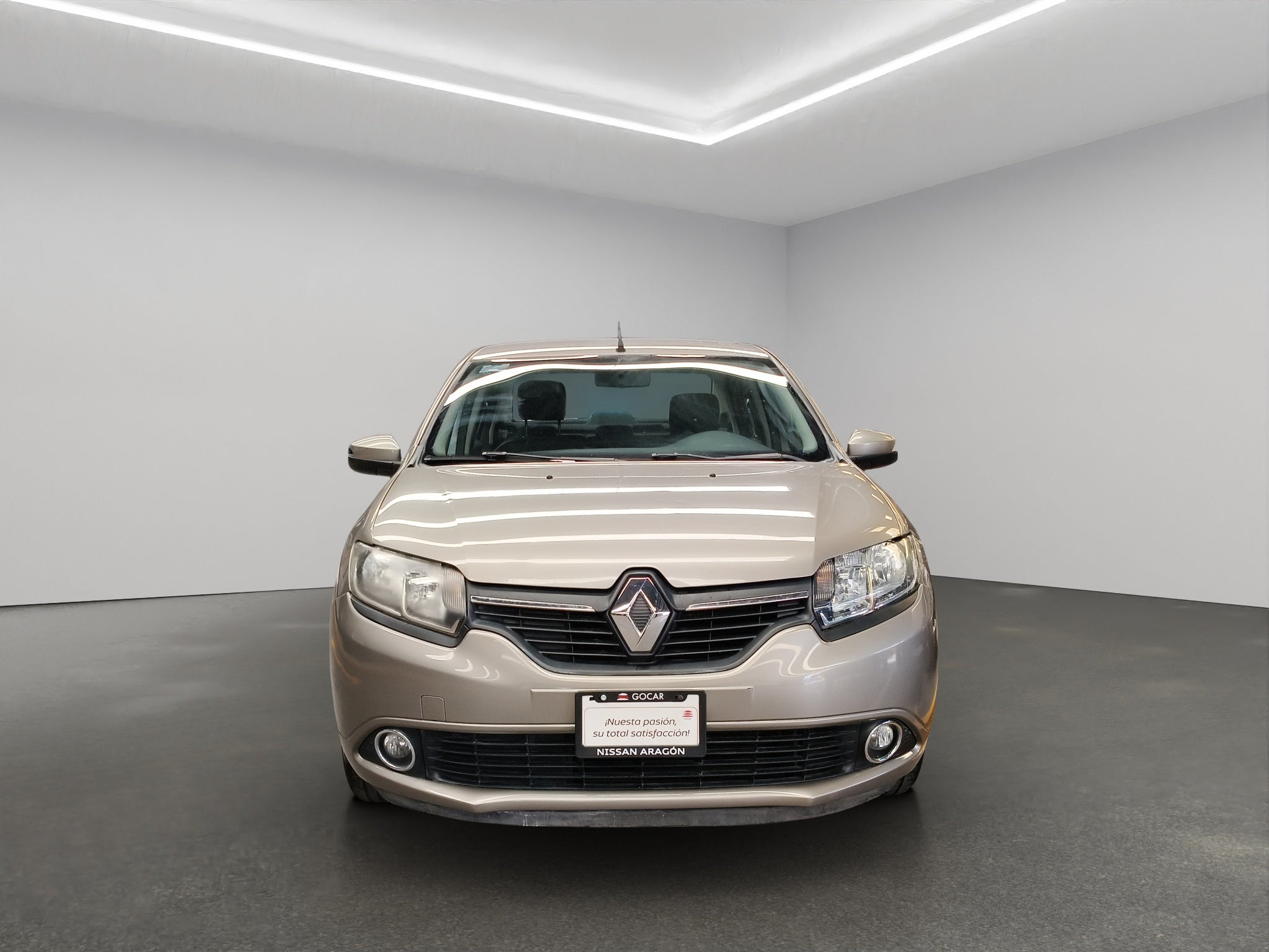 2019 Renault Logan 4 pts. Intens, TM5, VE, GPS, f. niebla, RA-15 (línea anterior)