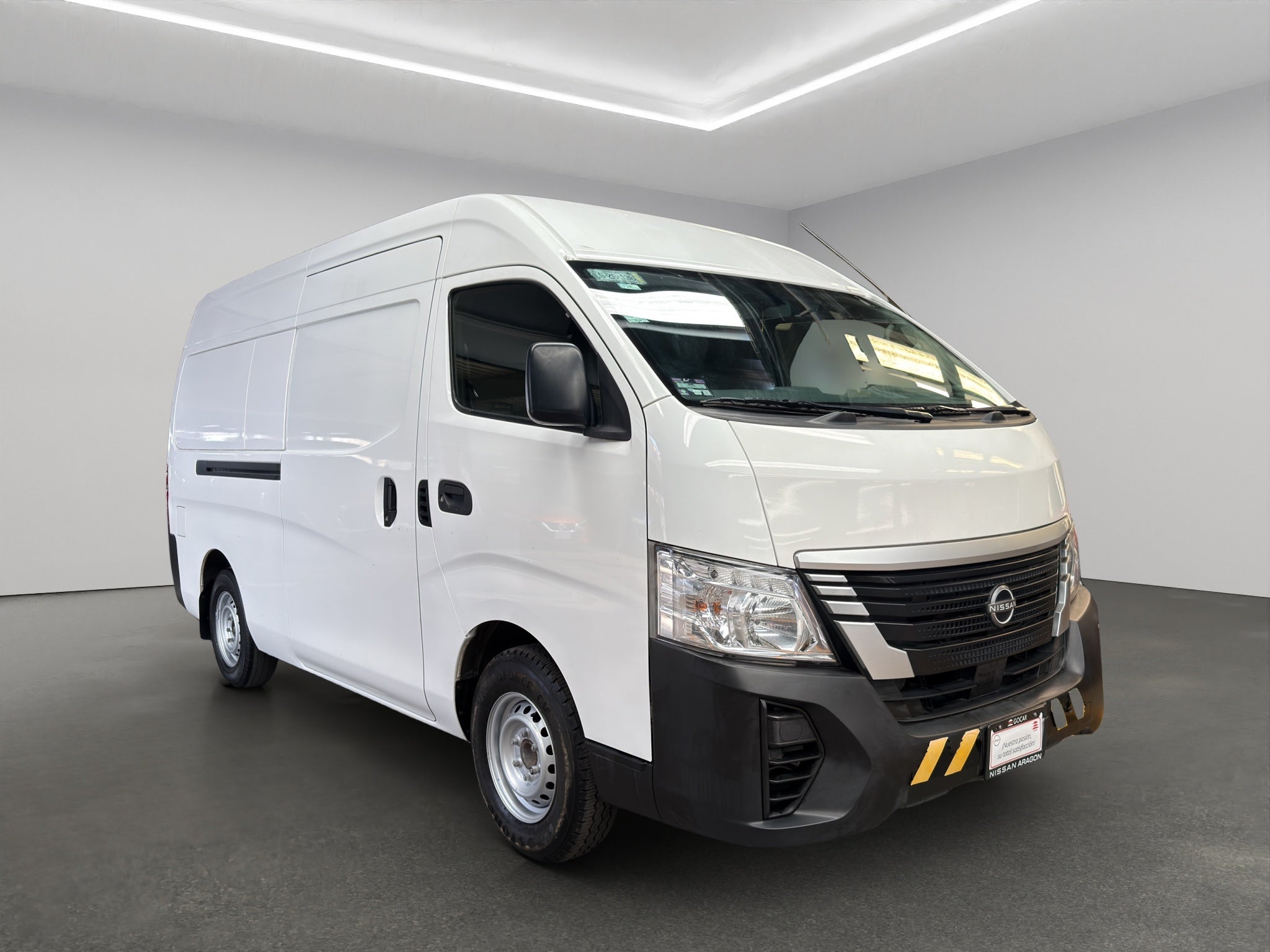 2024 Nissan Comerciales Urvan Panel 4 pts. Amplia, TM5, a/ac.
