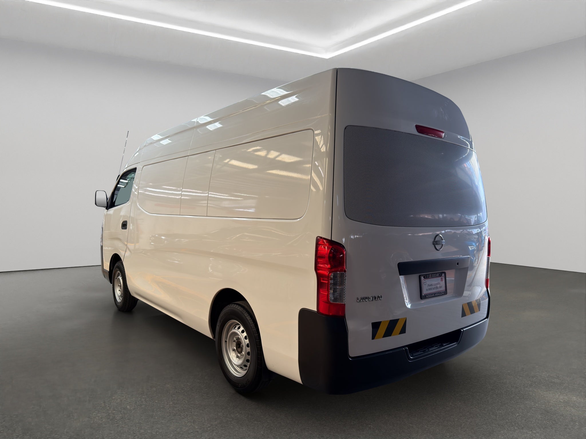 2024 Nissan Comerciales Urvan Panel 4 pts. Amplia, TM5, a/ac.