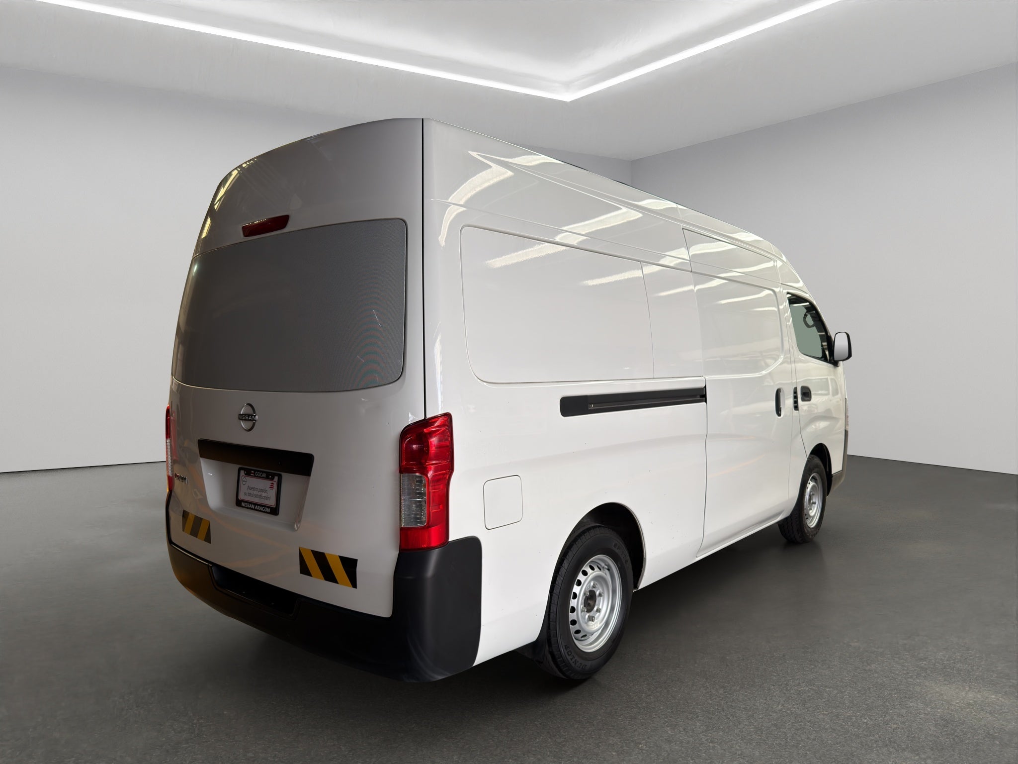 2024 Nissan Comerciales Urvan Panel 4 pts. Amplia, TM5, a/ac.