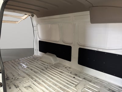2024 Nissan Comerciales Urvan Panel 4 pts. Amplia, TM5, a/ac.
