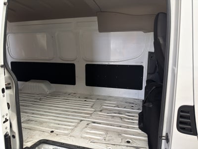 2024 Nissan Comerciales Urvan Panel 4 pts. Amplia, TM5, a/ac.