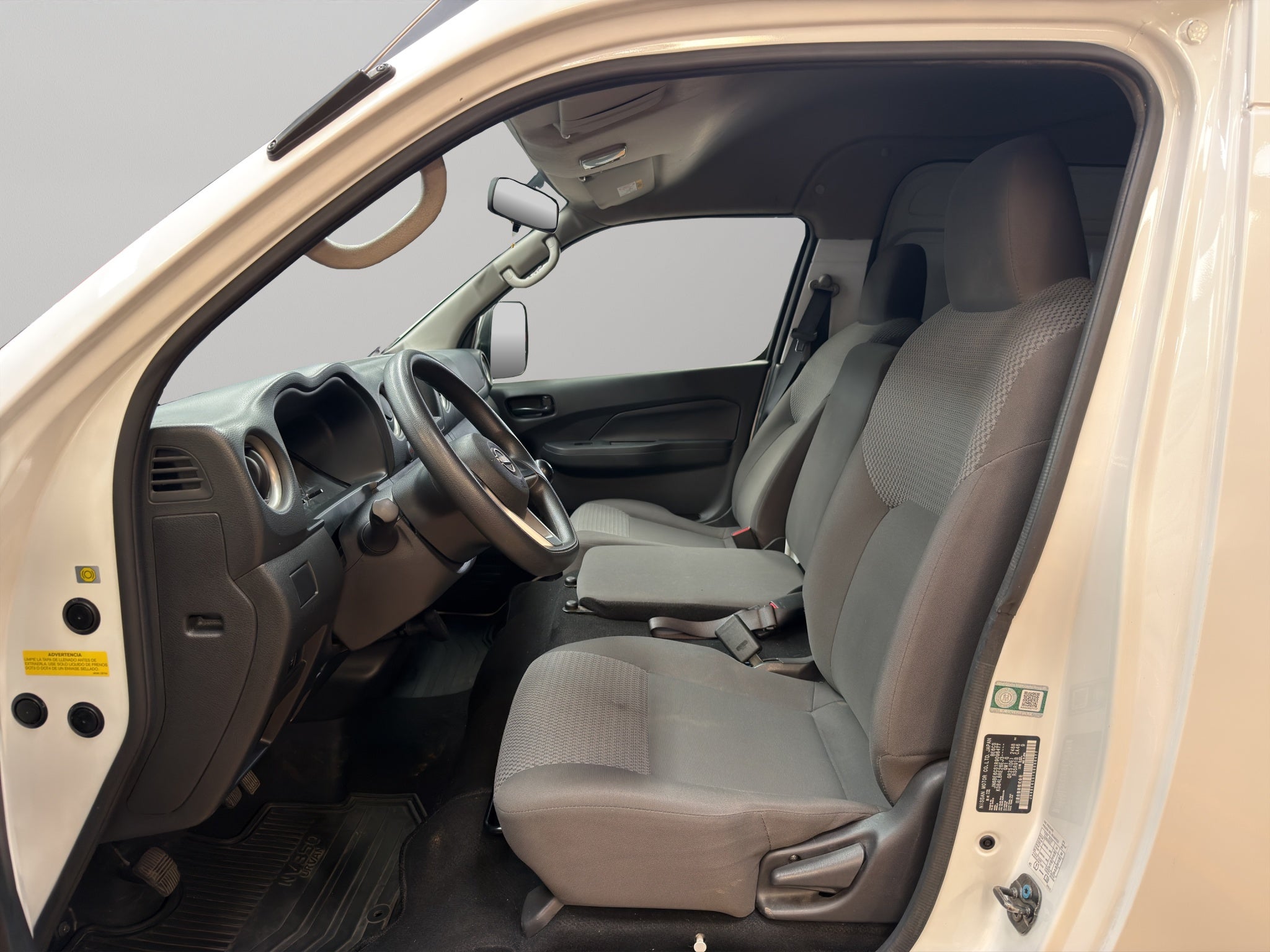 2024 Nissan Comerciales Urvan Panel 4 pts. Amplia, TM5, a/ac.